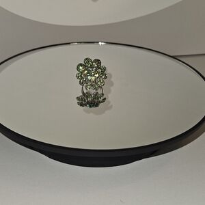 Vintage-Inspired Green Crystal Floral Statement Ring